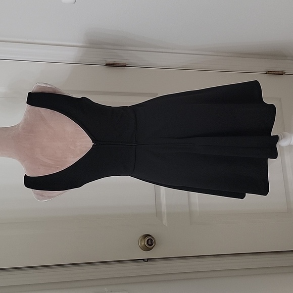 Row A, Size S, Notched V-Neck, Sleeveless Little Black Dress.  Fit & Flare. EUC. - Picture 3 of 13